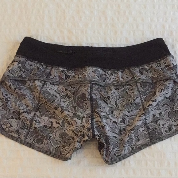 Lululemon Speed Short - Size 4 Florence lace prin… - Picture 2 of 5